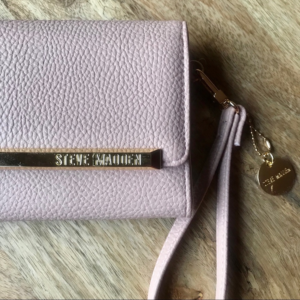 Steve Madden Wristlet - Picture 2 of 6